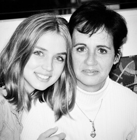 Ana Caso with her daughter Ana de Armas.
